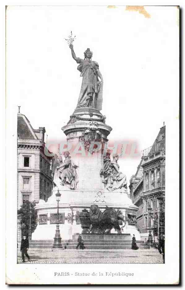 CPA Paris Statue de la Republique Lion