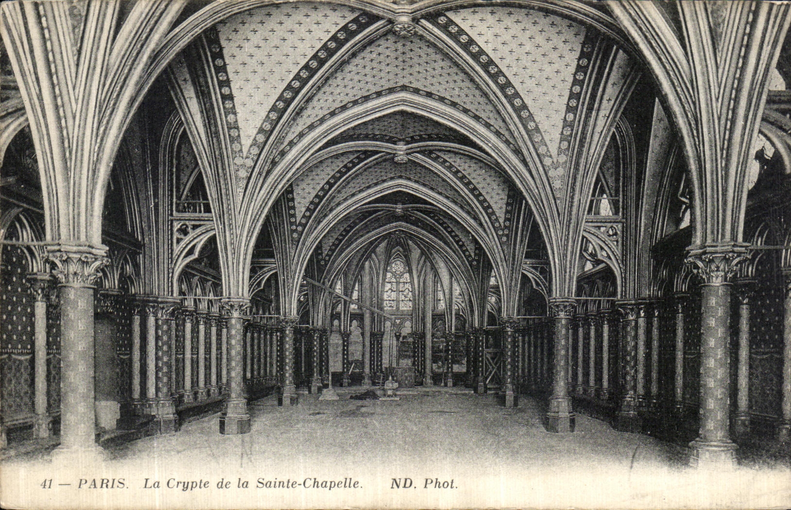 CPA Paris La Crypte de la Sainte Chapelle