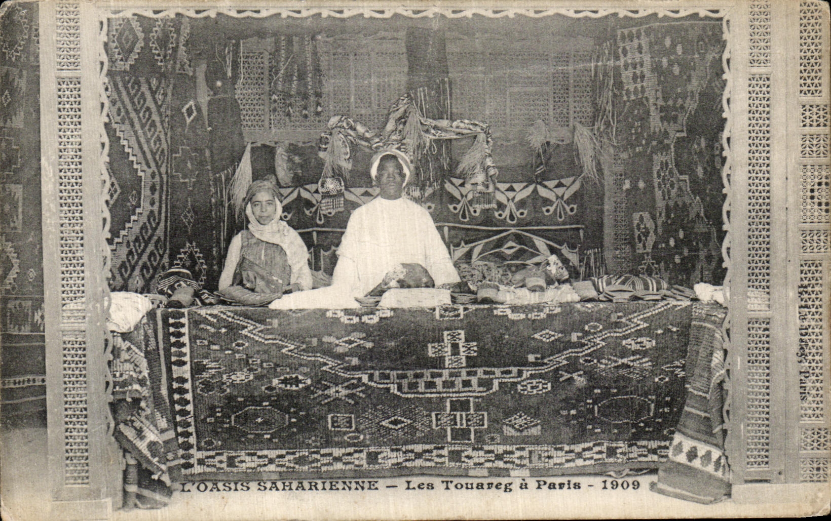 CPA Paris L oasis Saharienne Les Touaregs a Paris 1900