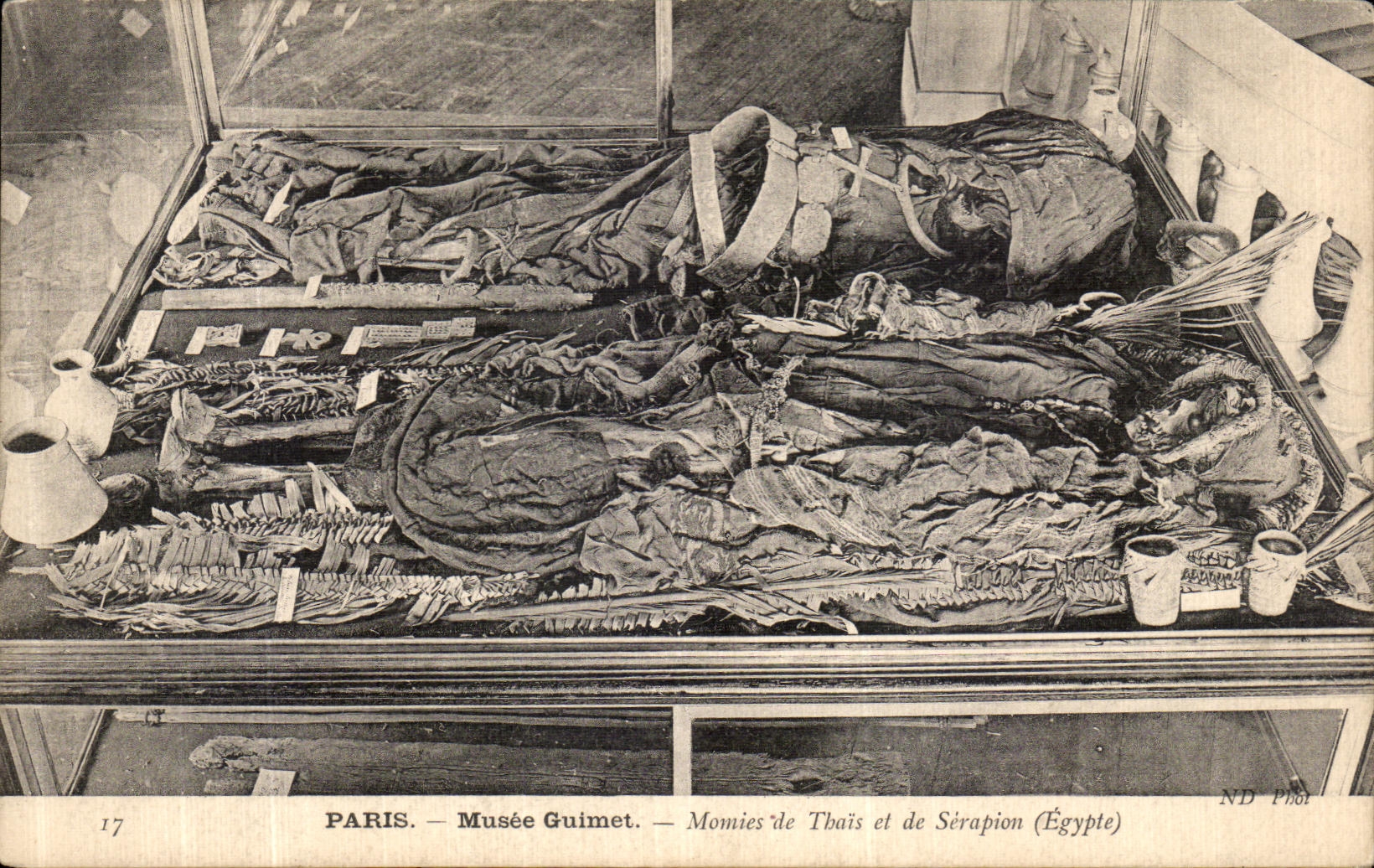 CPA Paris Musee Guimet Momies de Thais et de Serapion Egypte 