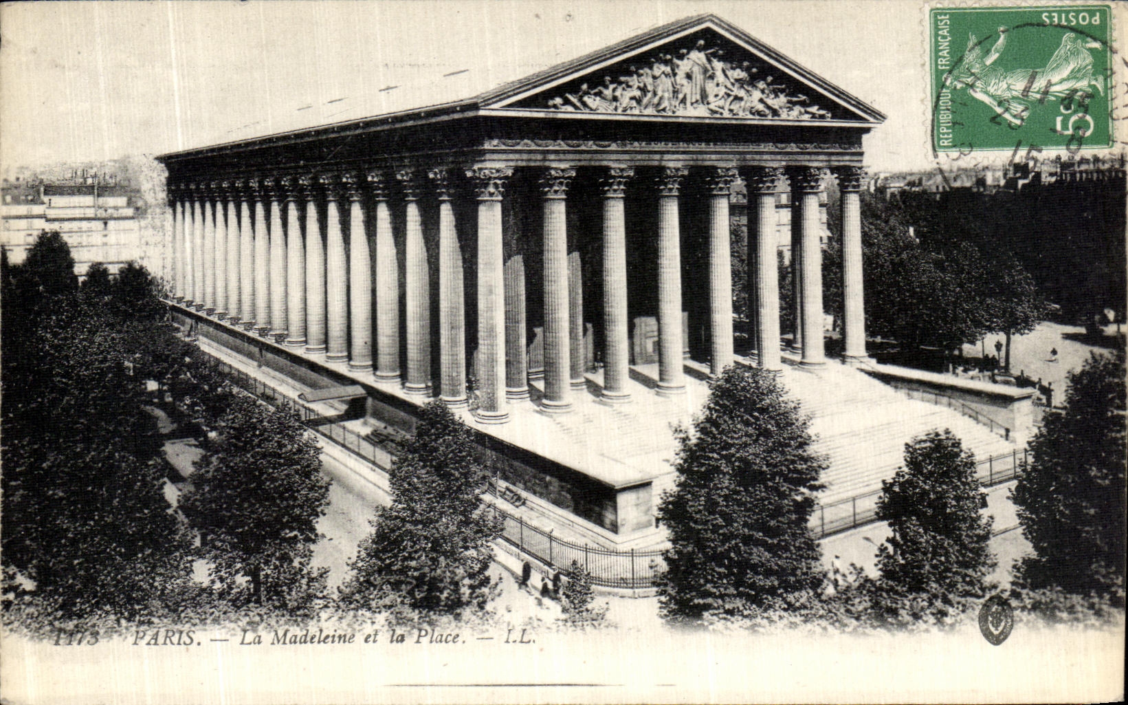 CPA Paris La Madeleine et la Place