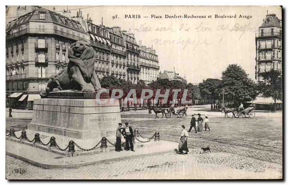 CPA Paris Place Denfert Rochereau et Boulevard Arago Lion