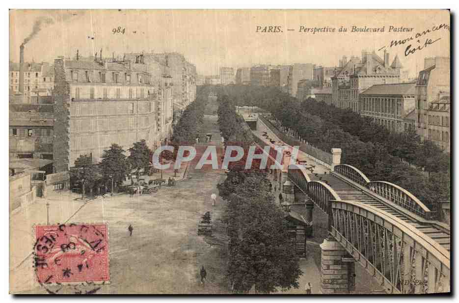 CPA Paris Perspective du boulevard Pasteur Metro