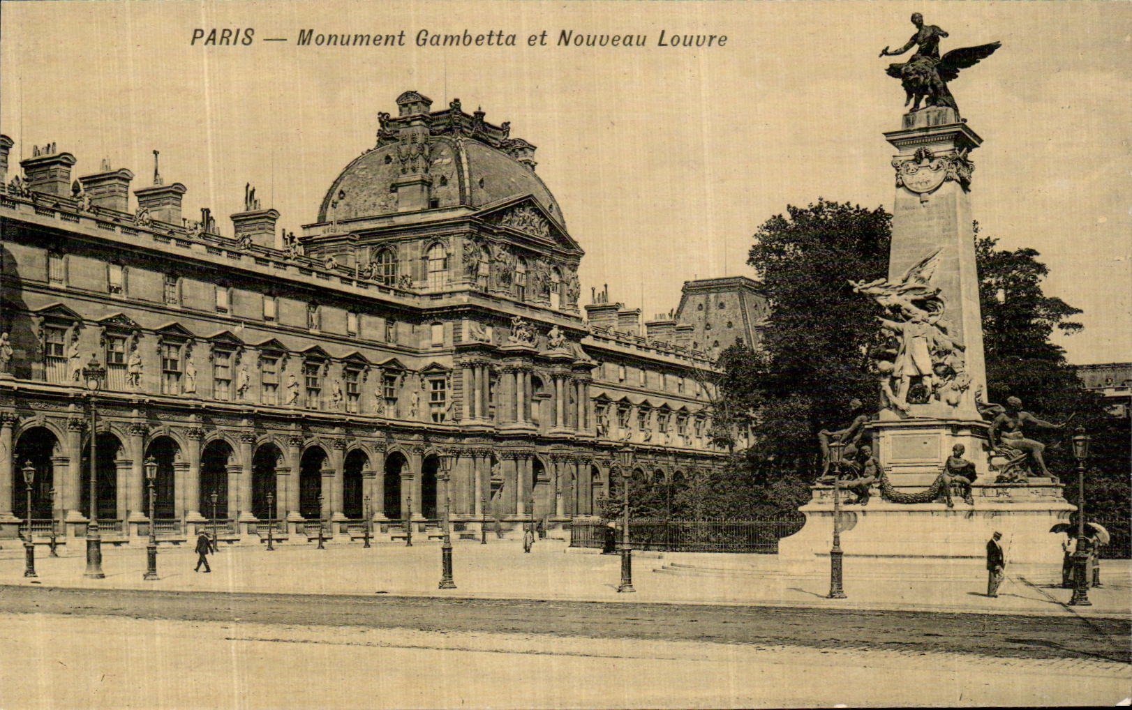 CPA Paris Monument Gambetta et Nouveau Louvre
