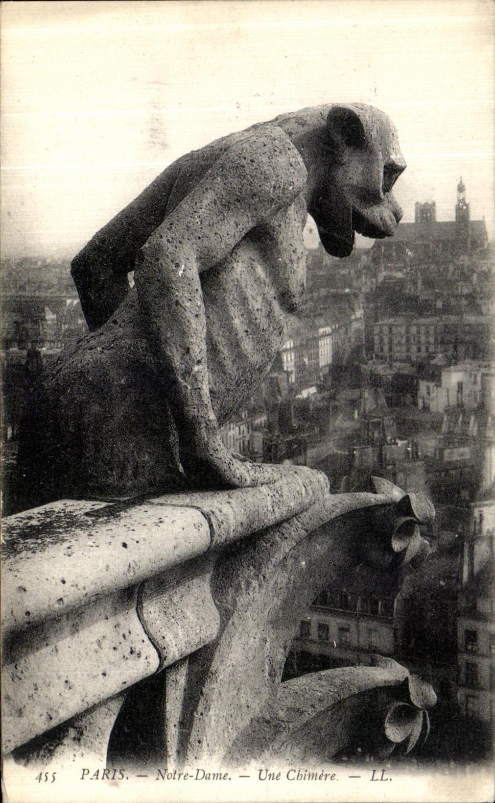 CPA Paris Notre Dame Une Chimere Diable