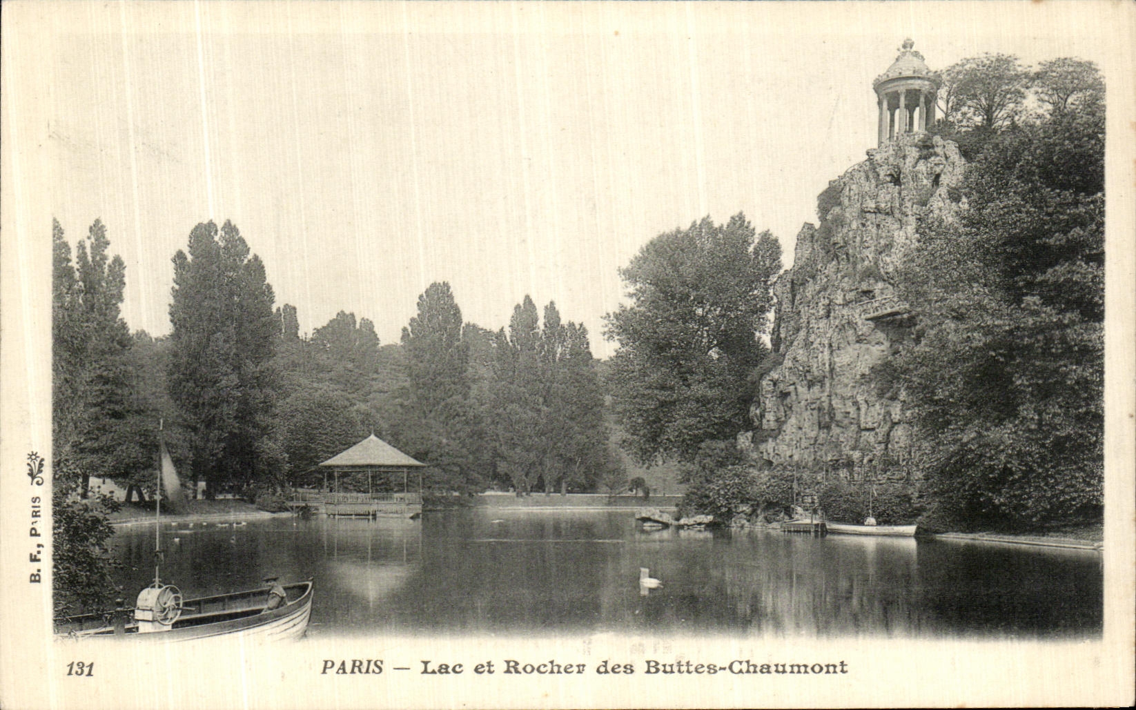 CPA Paris Lac Et Rocher des Buttes Chaumont 