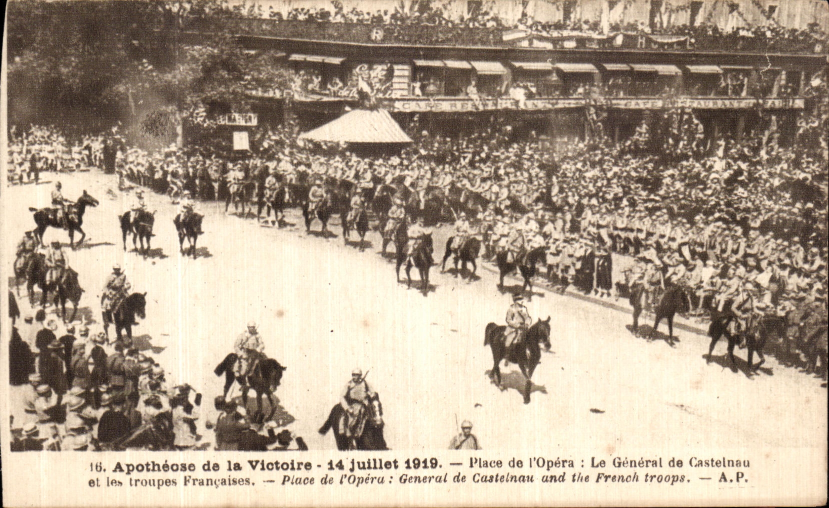 CPA Apotheose de la Victoire Place de l Opera Le General de Castelnau 14 juillet 1919 Militaria 