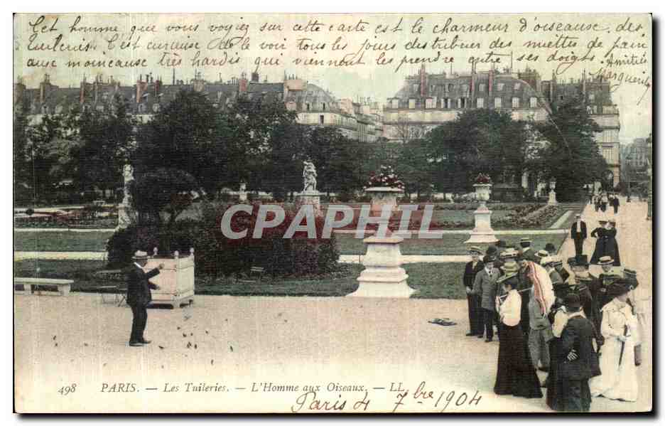 CPA Paris Les Tuileries L Homme aux Oiseaux TOP