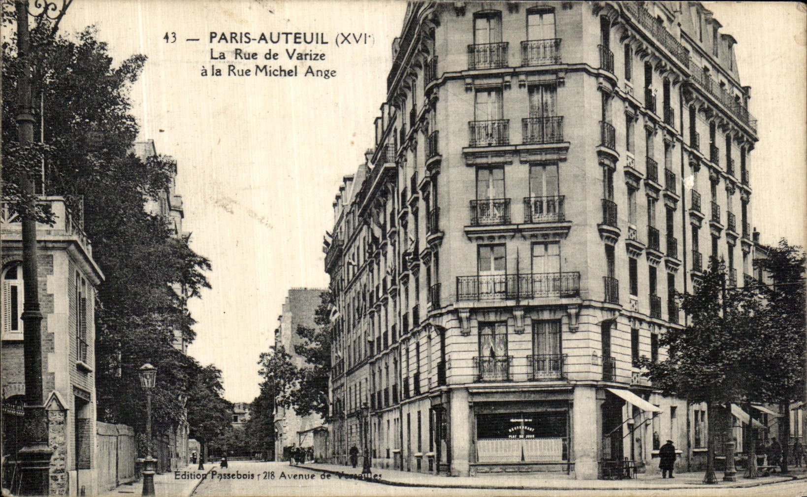 CPA Paris Auteuil La Rue de Varize et La Rue Michel Ange