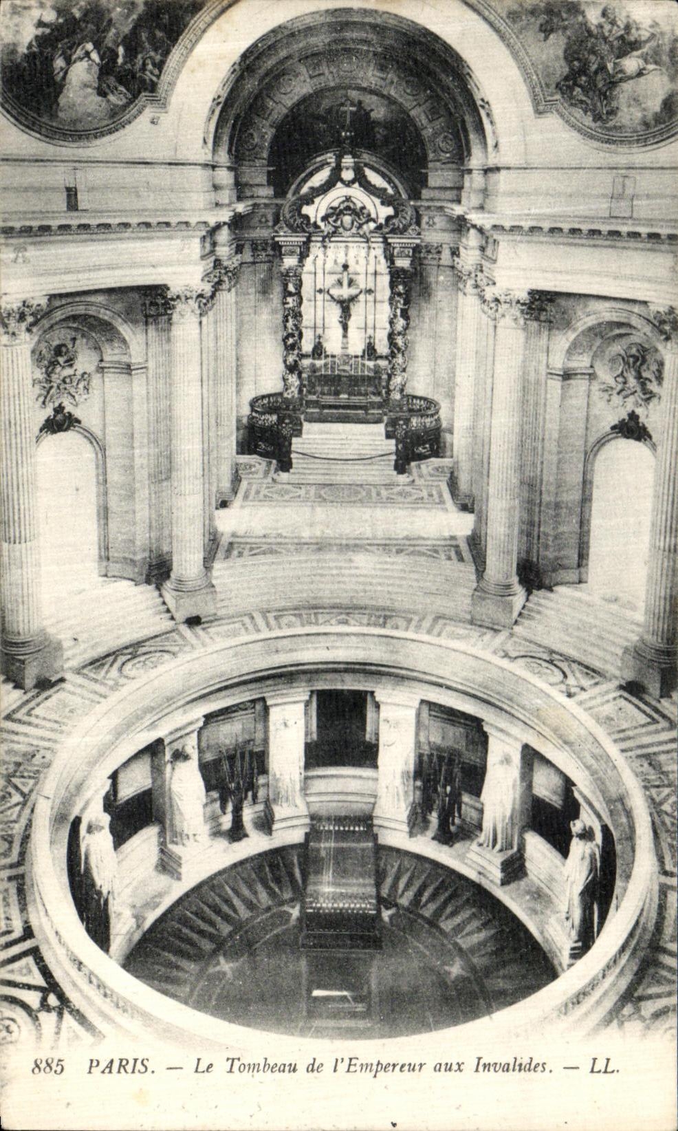 CPA Paris Le Tombeau de l Empereur aux Invalides Napoleon 1er