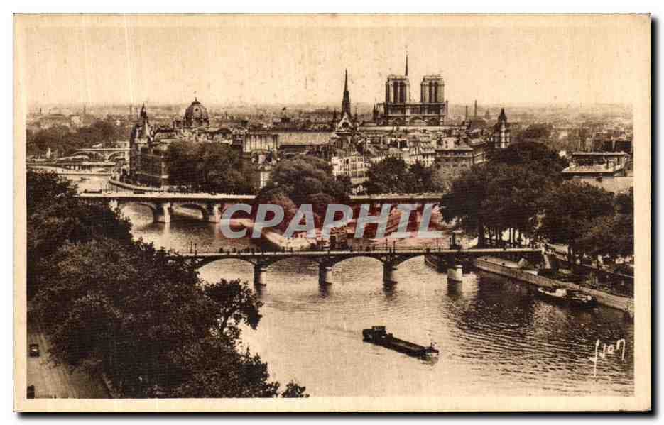 Vue de Paris — Cathédrale Notre-Dame et pont sur la Seine — éditeur non identifié