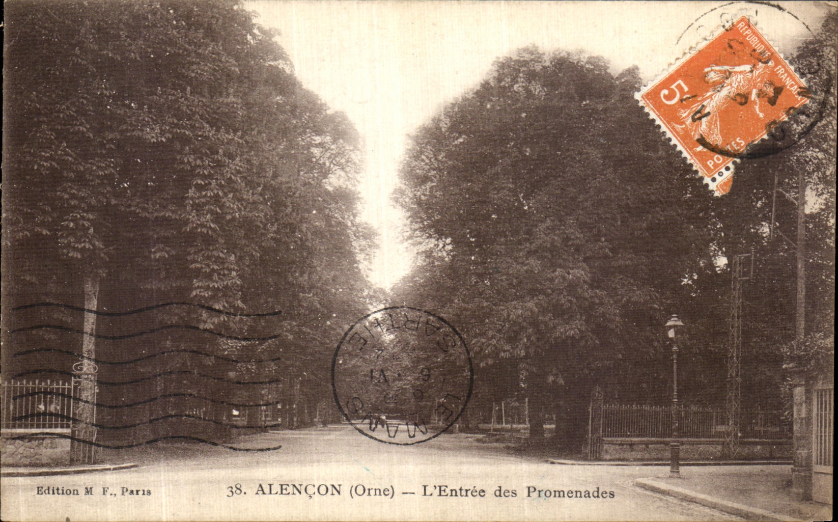 CPA Alencon L Entree des Promenades