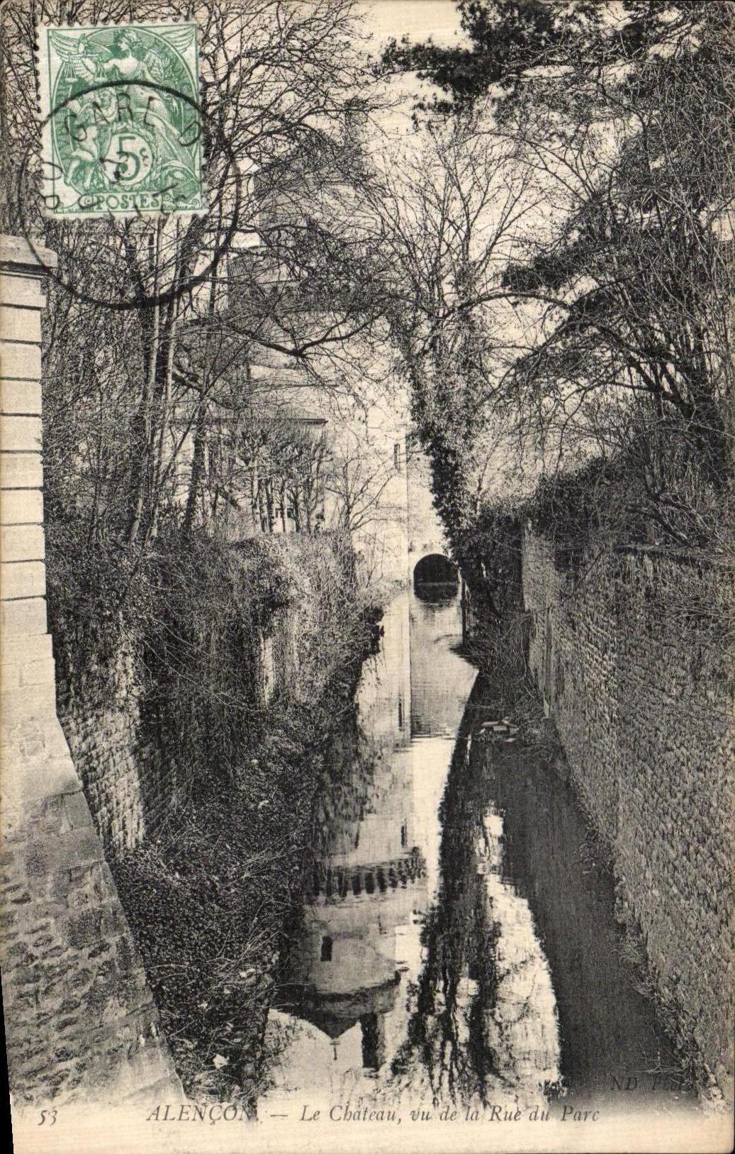 CPA Alencon Le Chateau vu de la Rue du Parc