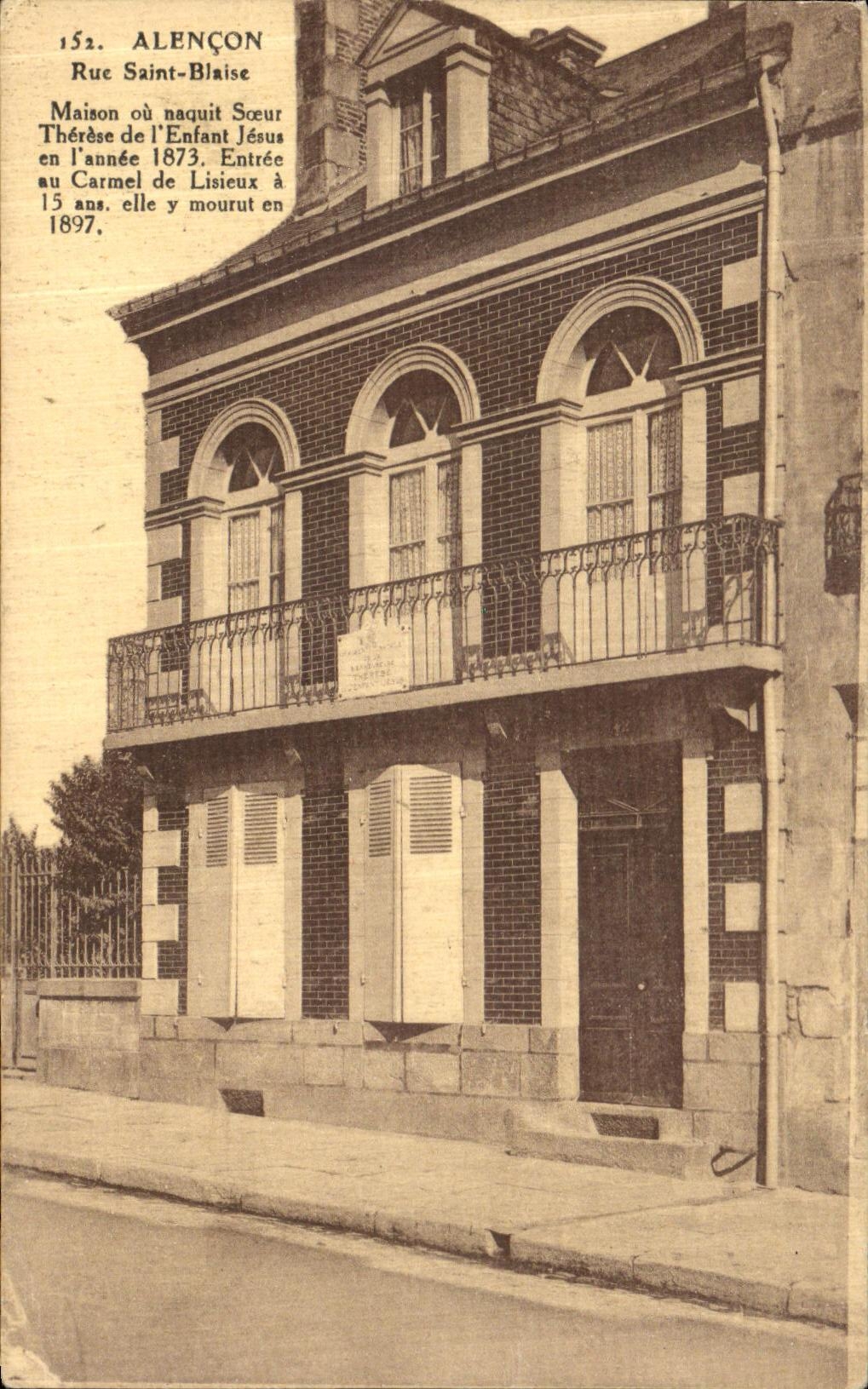CPA Alencon Rue Saint Blaise Maison ou naquit Soeur Therese de l enfant Jesus