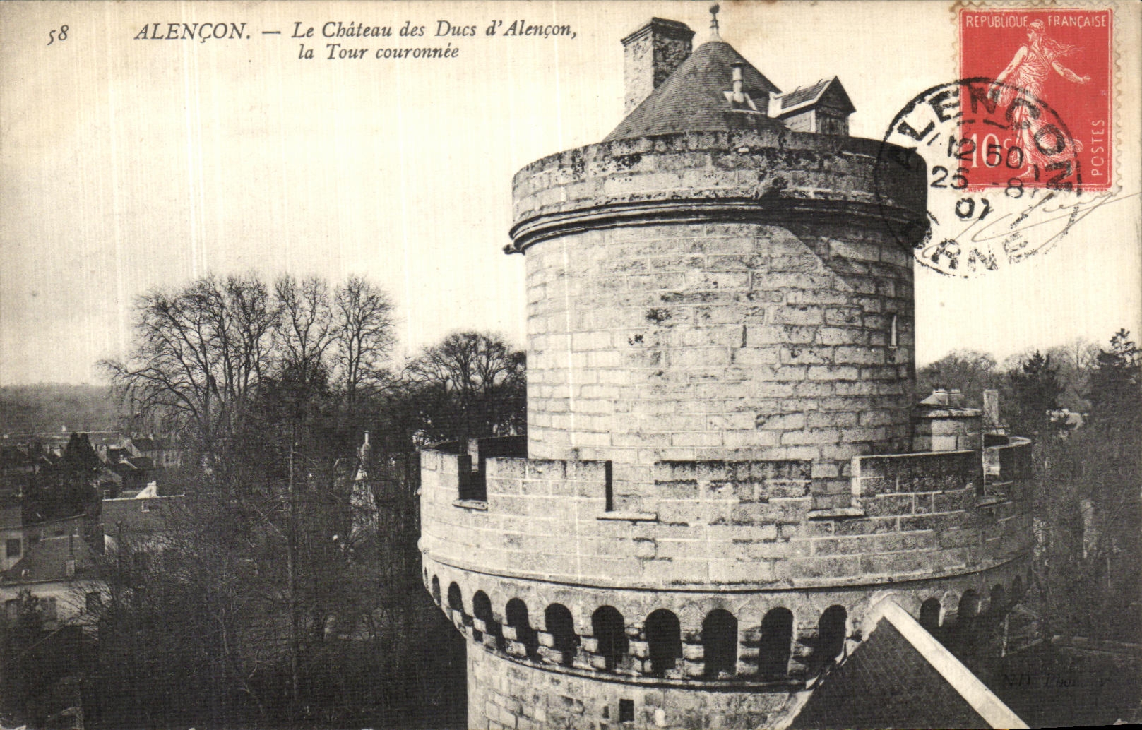 CPA Alencon Le Chateau des ducs d Alencon La Tour couronnee