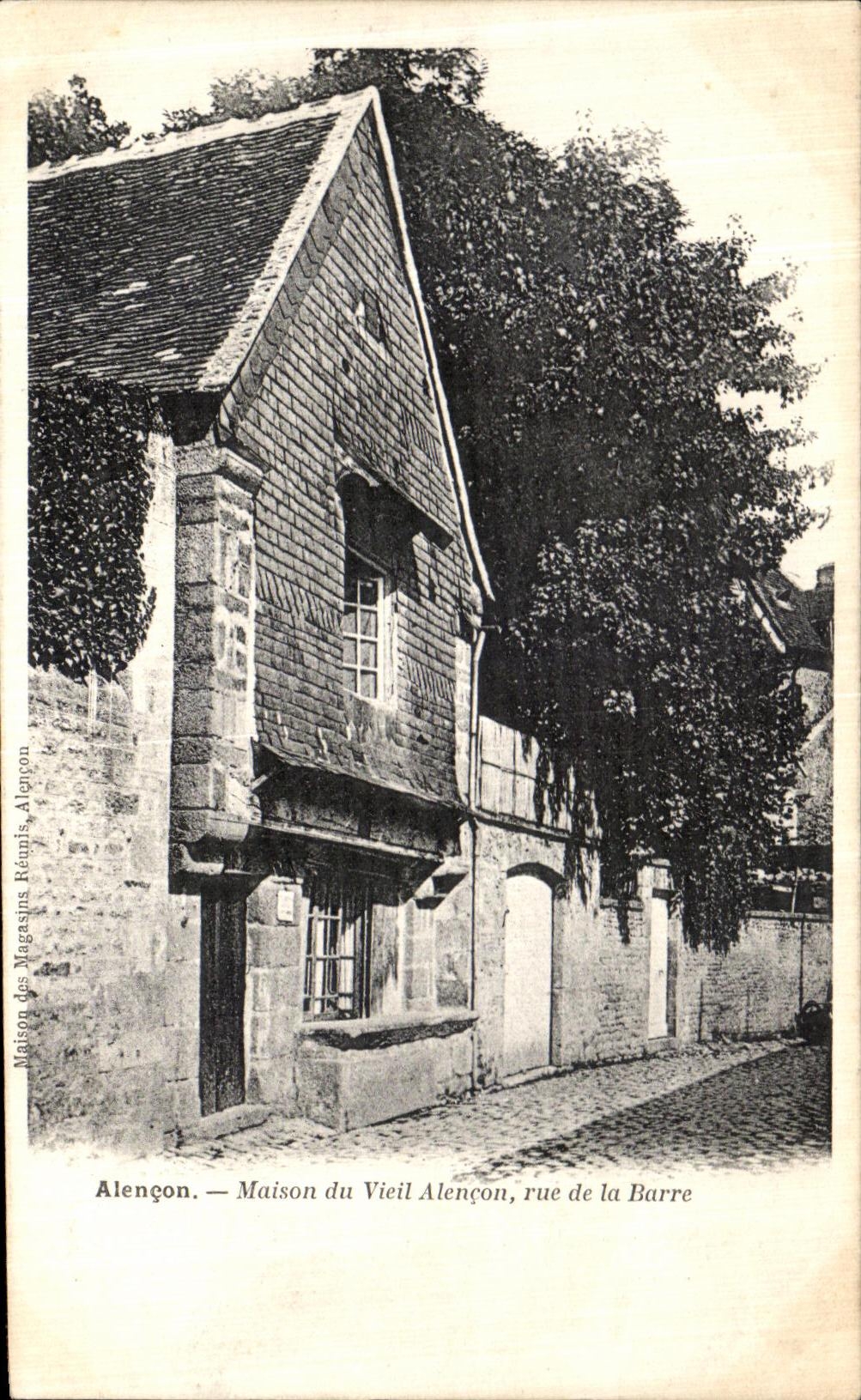 CPA Alencon Maison du Vieil Alencon Rue de la Barre 