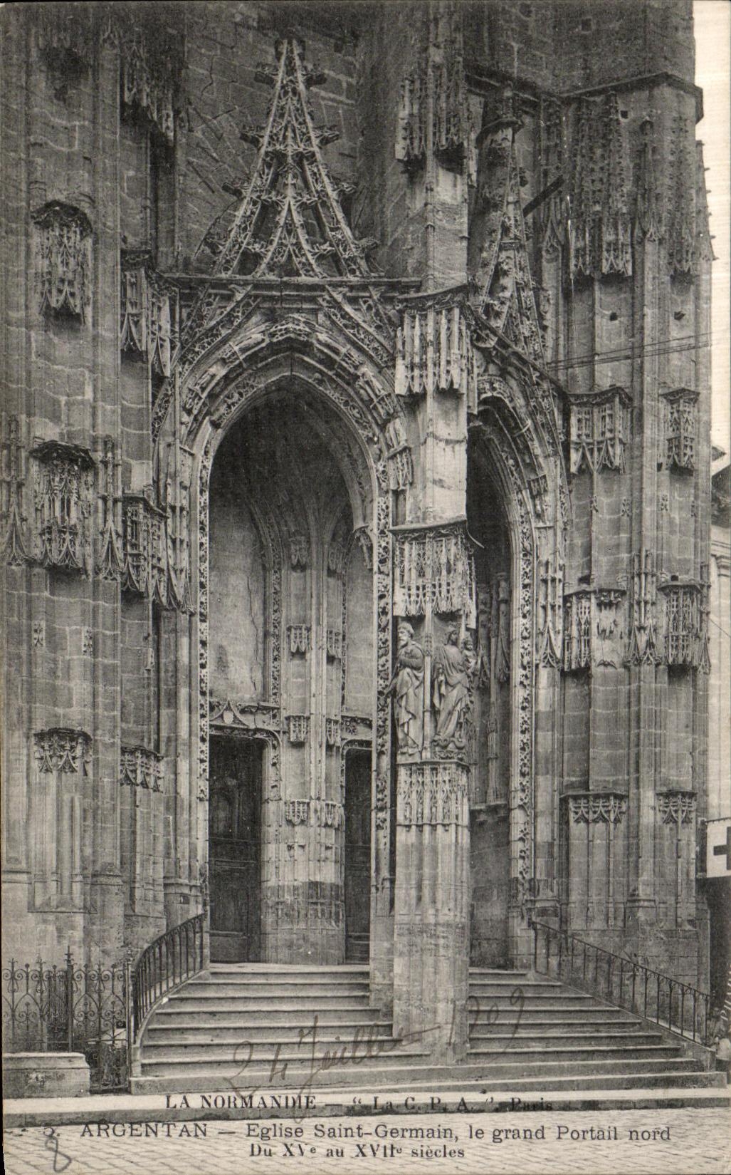 CPA Argentan Eglise Saint Germain le grand Portail nord