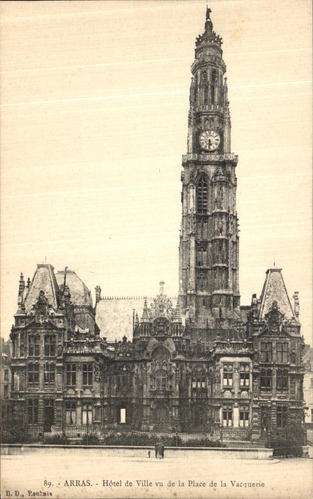 CPA Arras L Hotel de Ville Vu de la Place de la Vacquerie