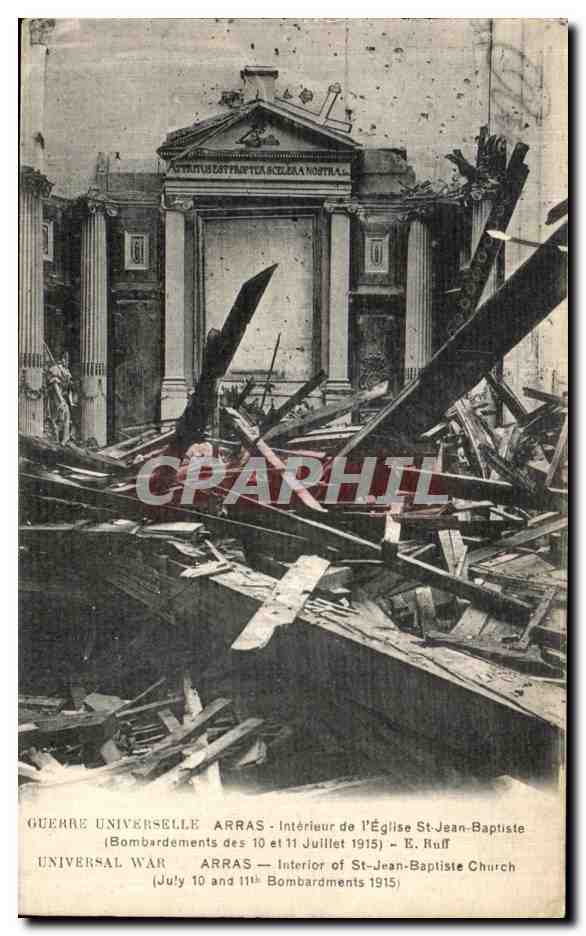 CPA Arras Interieur de l eglis St Jean Baptiste Militaria