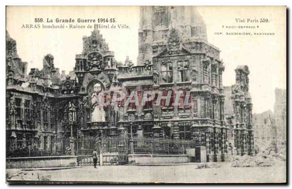 CPA Arras Ruines de l Hotel de Ville Militaria