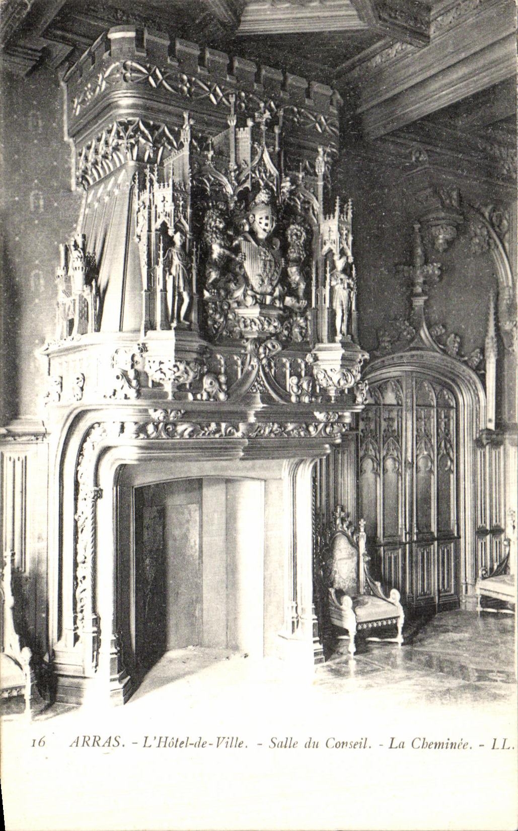 Arras - L'Hôtel-de-Ville - Salle du Conseil - La Cheminée