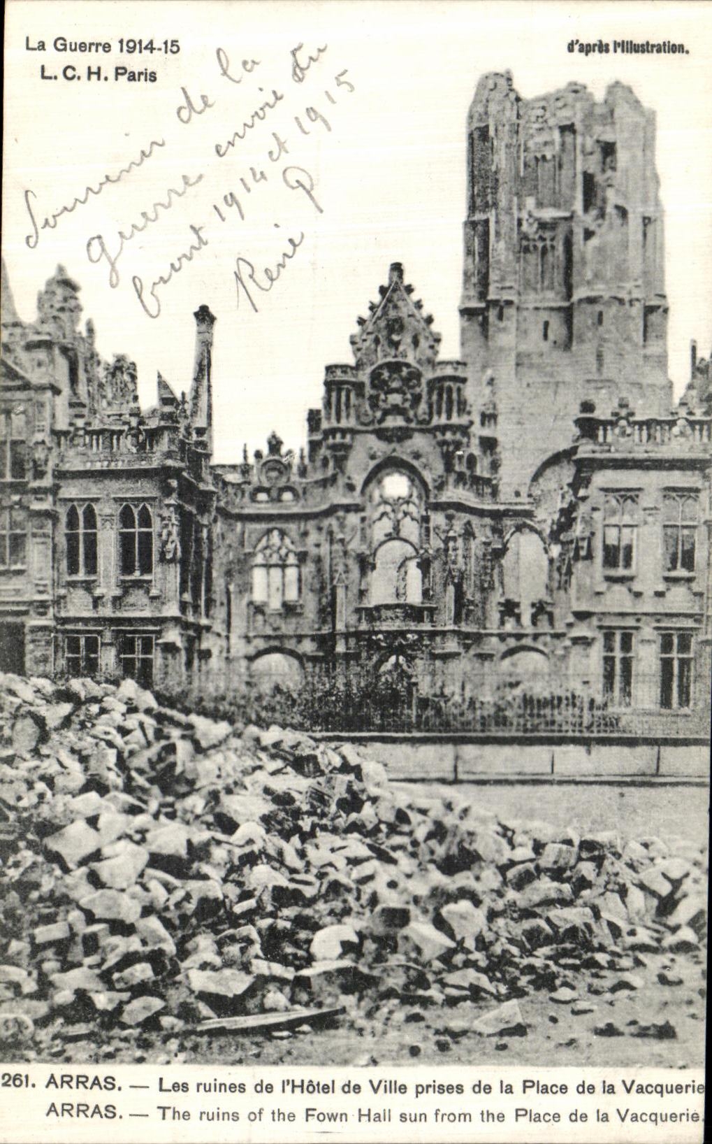 CPA Arras La Guerre Les ruines de l hotel de ville prises de la place de la Vacquerie Militaria