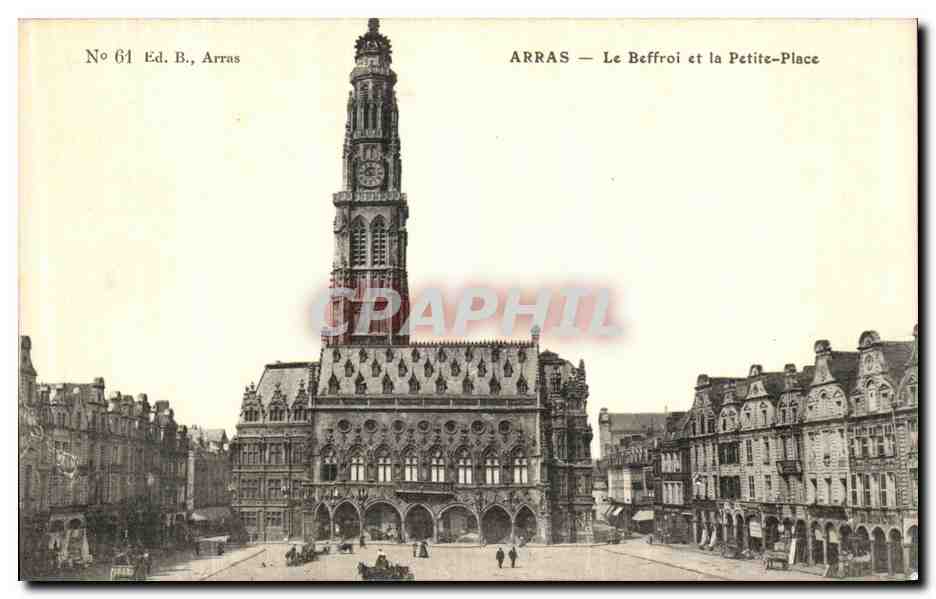 CPA Arras Le Beffroi et la Petite Place