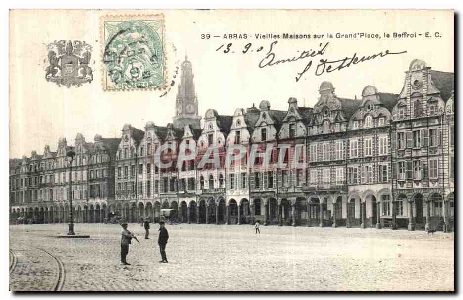 CPA Arras Vielles Maisons Sur la Grand Place Le Beffroi