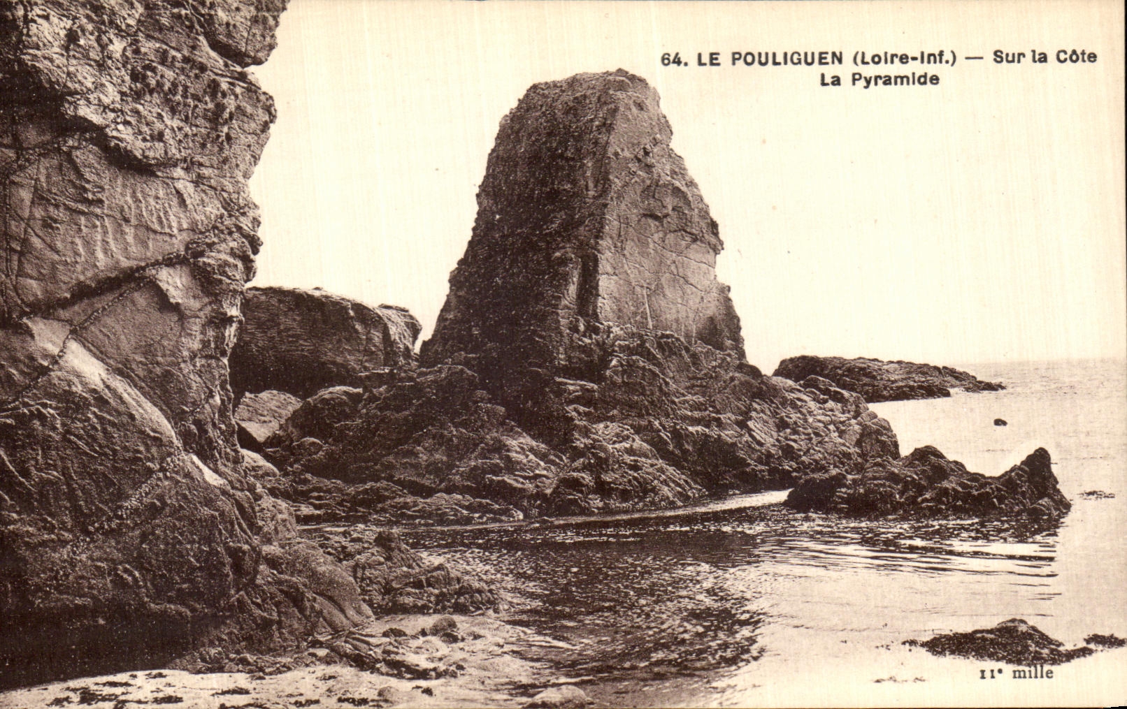 CPA Le Pouliguen Sur La Cote La Pyramide