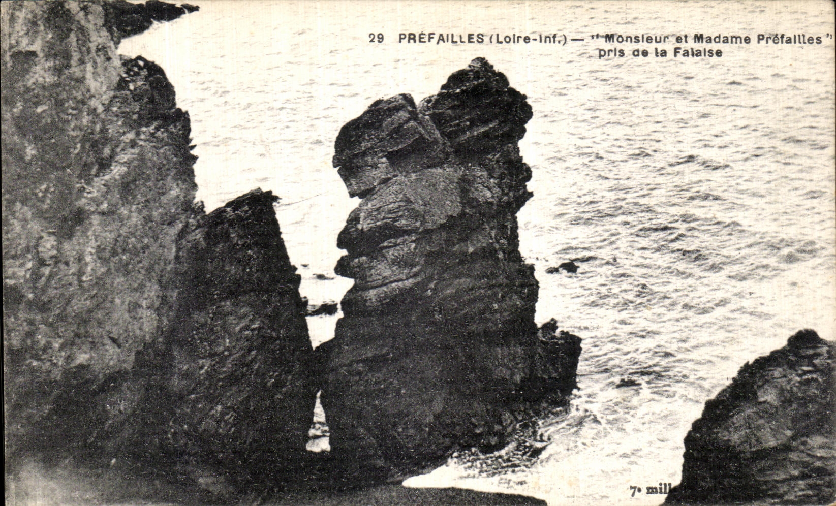 CPA Prefailles Monsleur et Madame Prefailles Pris de la Falaise