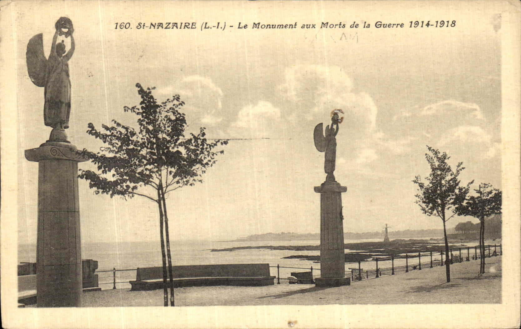 St-Nazaire (L.-I.) - Le Monument aux Morts de la Guerre 1914-1918 — J. Nozais, Edit., 18, Ave. Coteau, Nantes