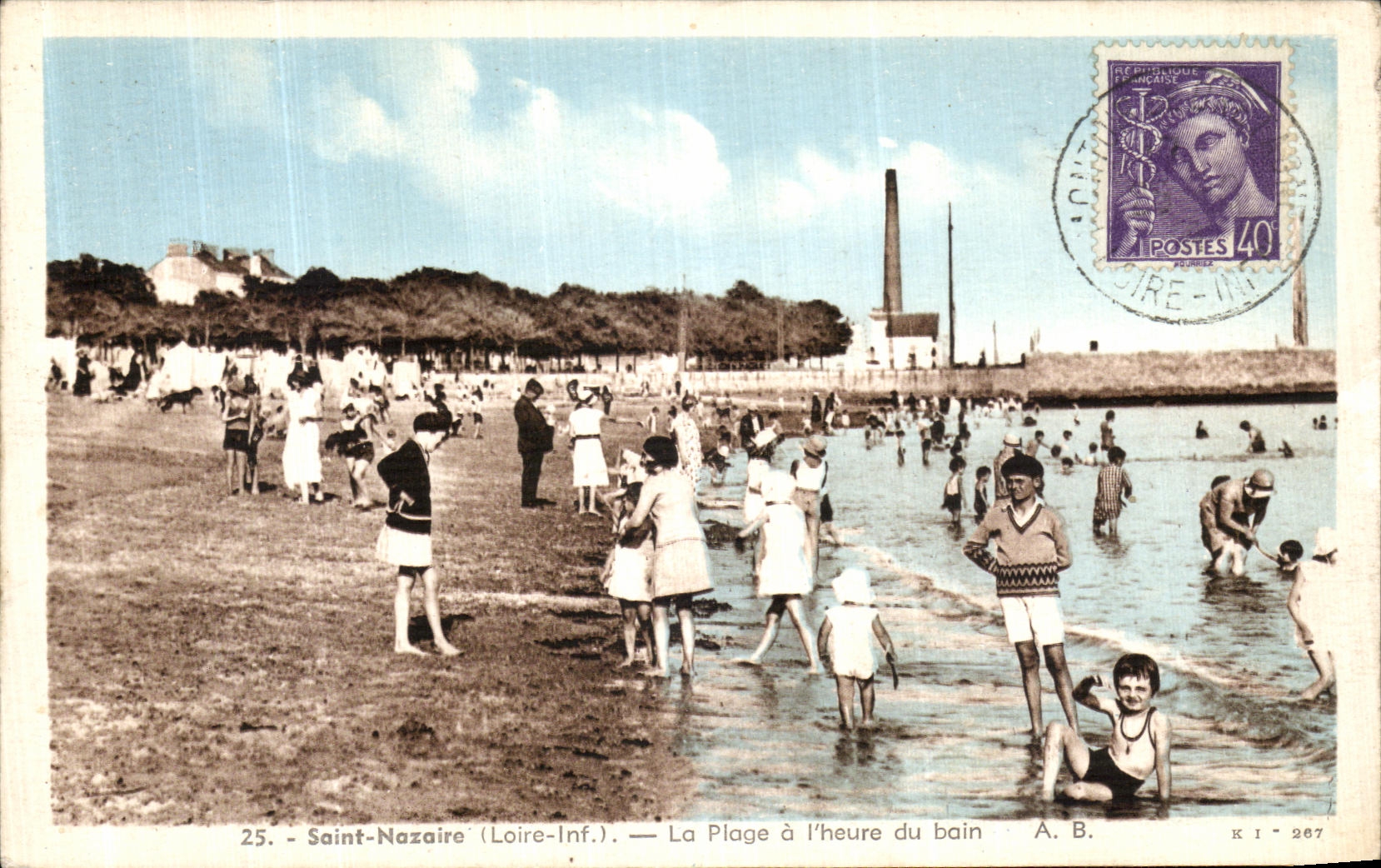 CPA Saint Nazaire La Plage a l heure du bain