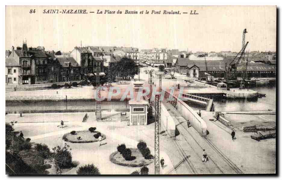 CPA Saint Nazaire La Place du Bassin et le Pont Roulant