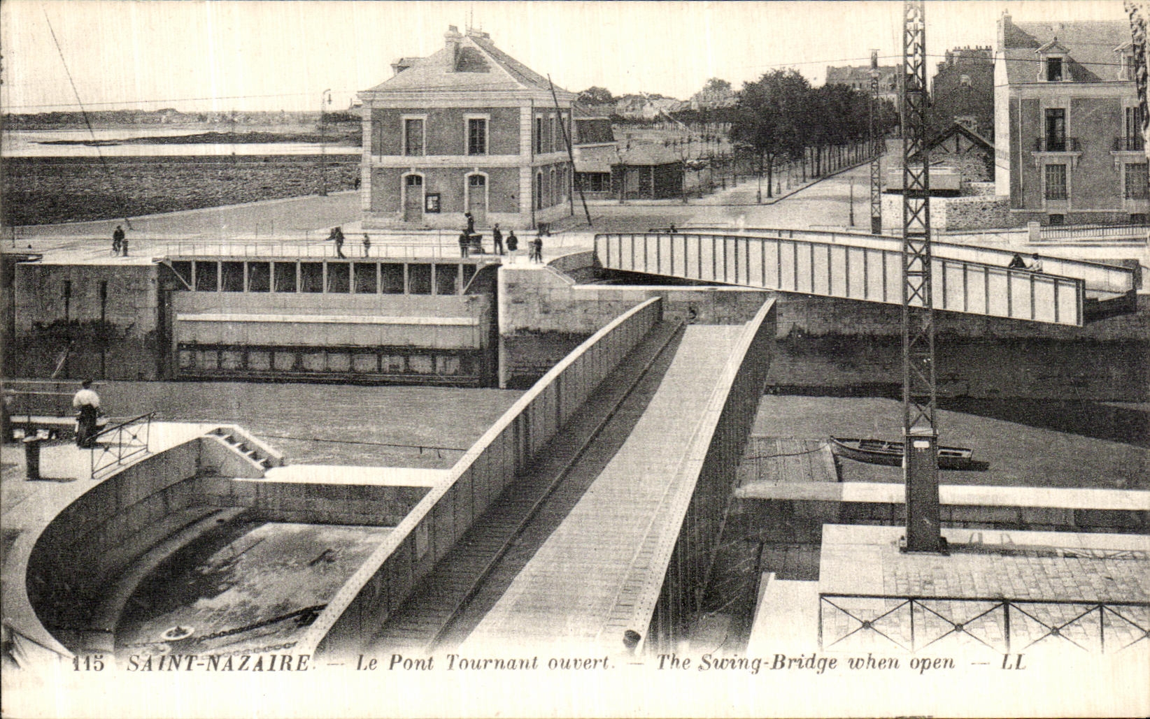 CPA Saint Nazaire Le Pont Tournant ouvert