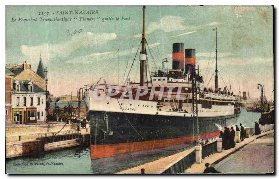 CPA Saint Nazaire Le Paquebot Transatlantique Flandre Quitte le Port Bateau