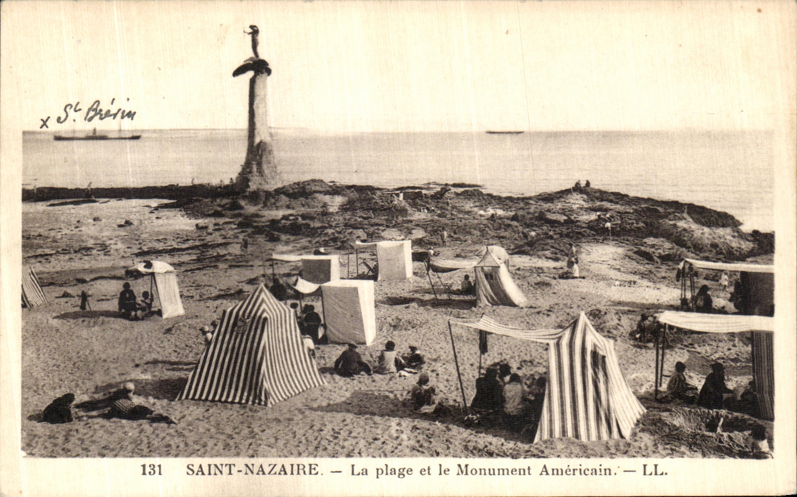 CPA Saint Nazaire La Plage et le Monument Americain