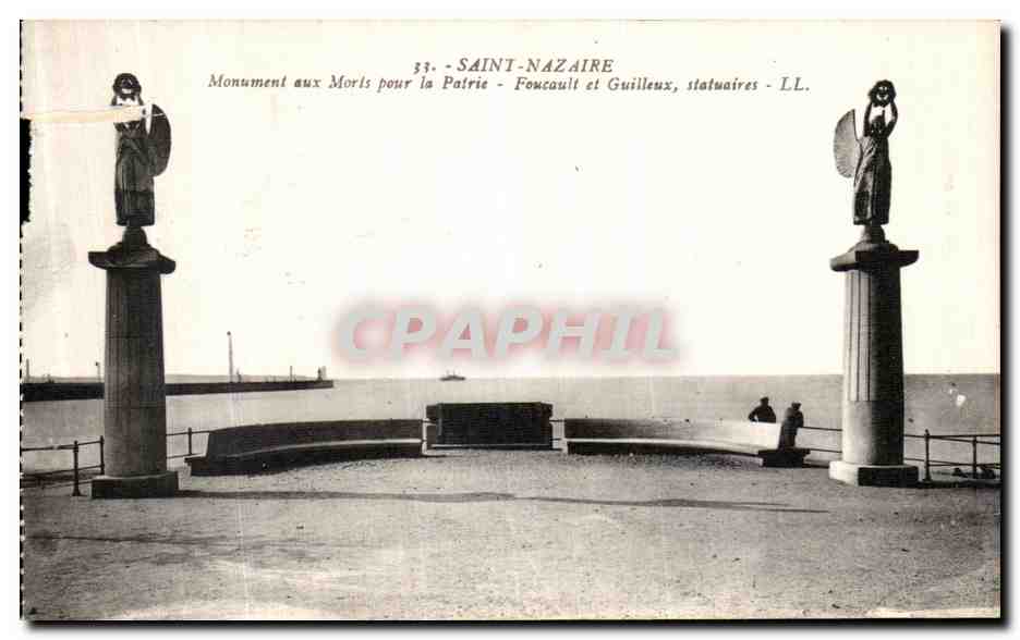 CPA Saint Nazaire Monument aux Morts Pour la Patrie Foucault et Guilleux Statuaires Militaria