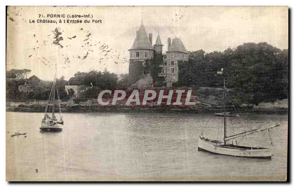 CPA Pornic Le Chateau a l Entree du Port Bateaux