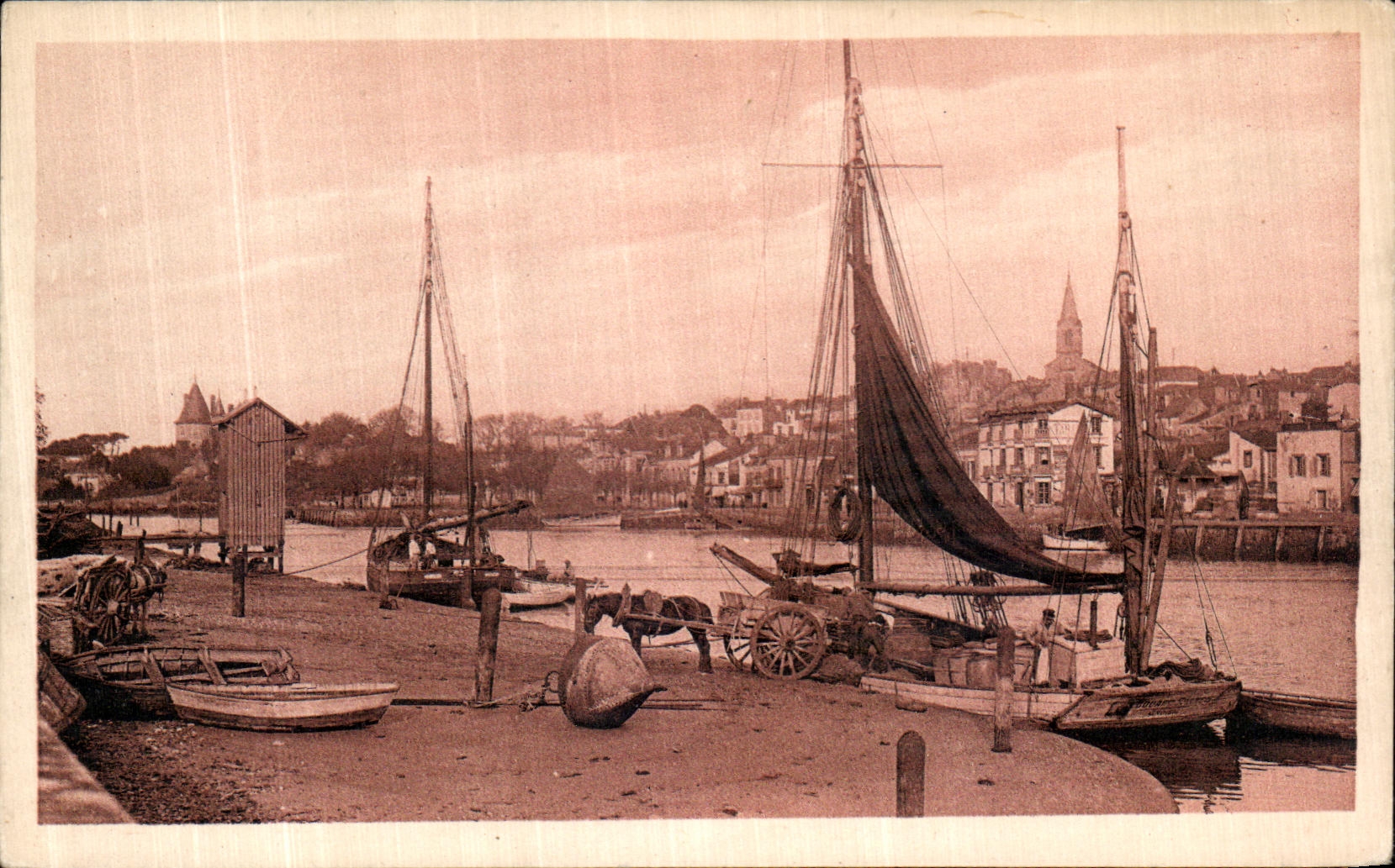 CPA Port de Pornic Bateaux
