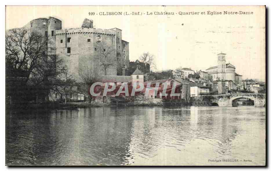 CPA Clisson Le Chateau Quartier et Eglise Notre Dame