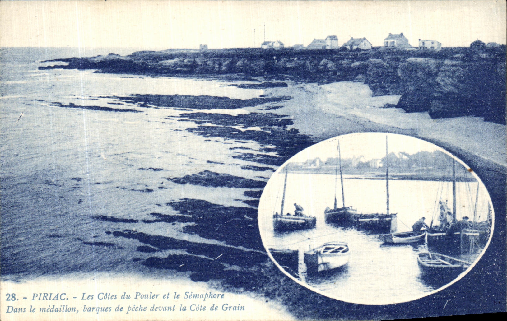 CPA Piriac Les Cotes du Pouler et le Semaphore Dans le Medailion Barques de Peche devant la cote de grain 