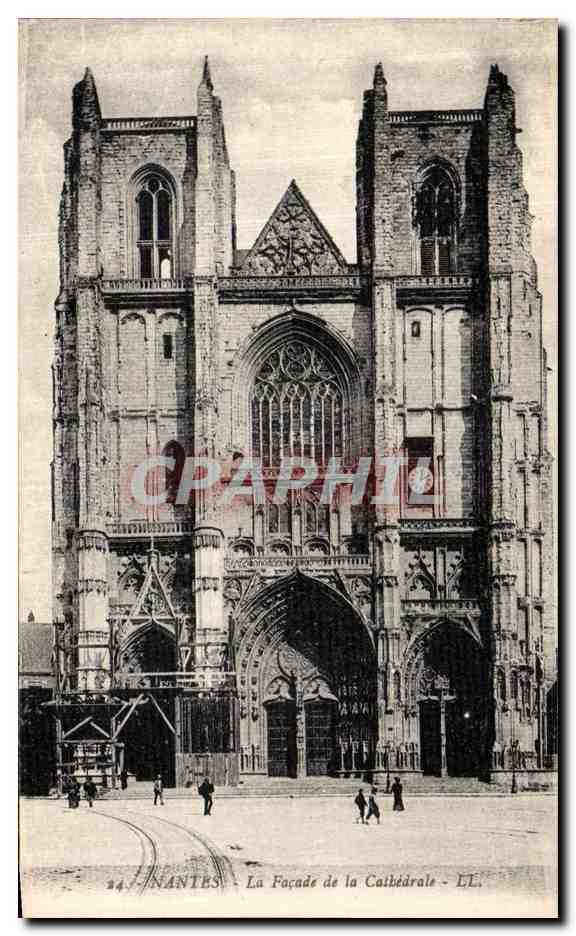 CPA Nantes La Facade de la Cathedrale