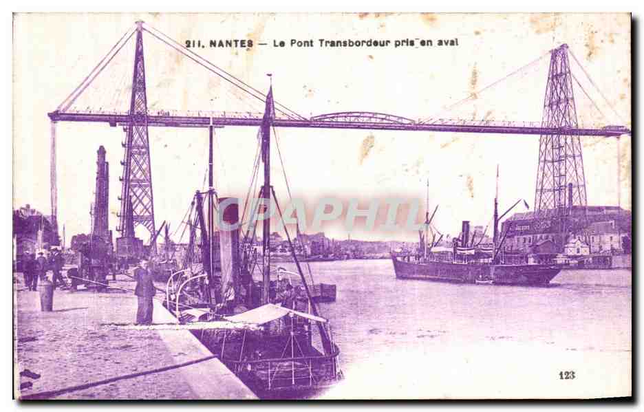CPA Nantes Le Pont Transbordeur Pris en Aval Bateaux
