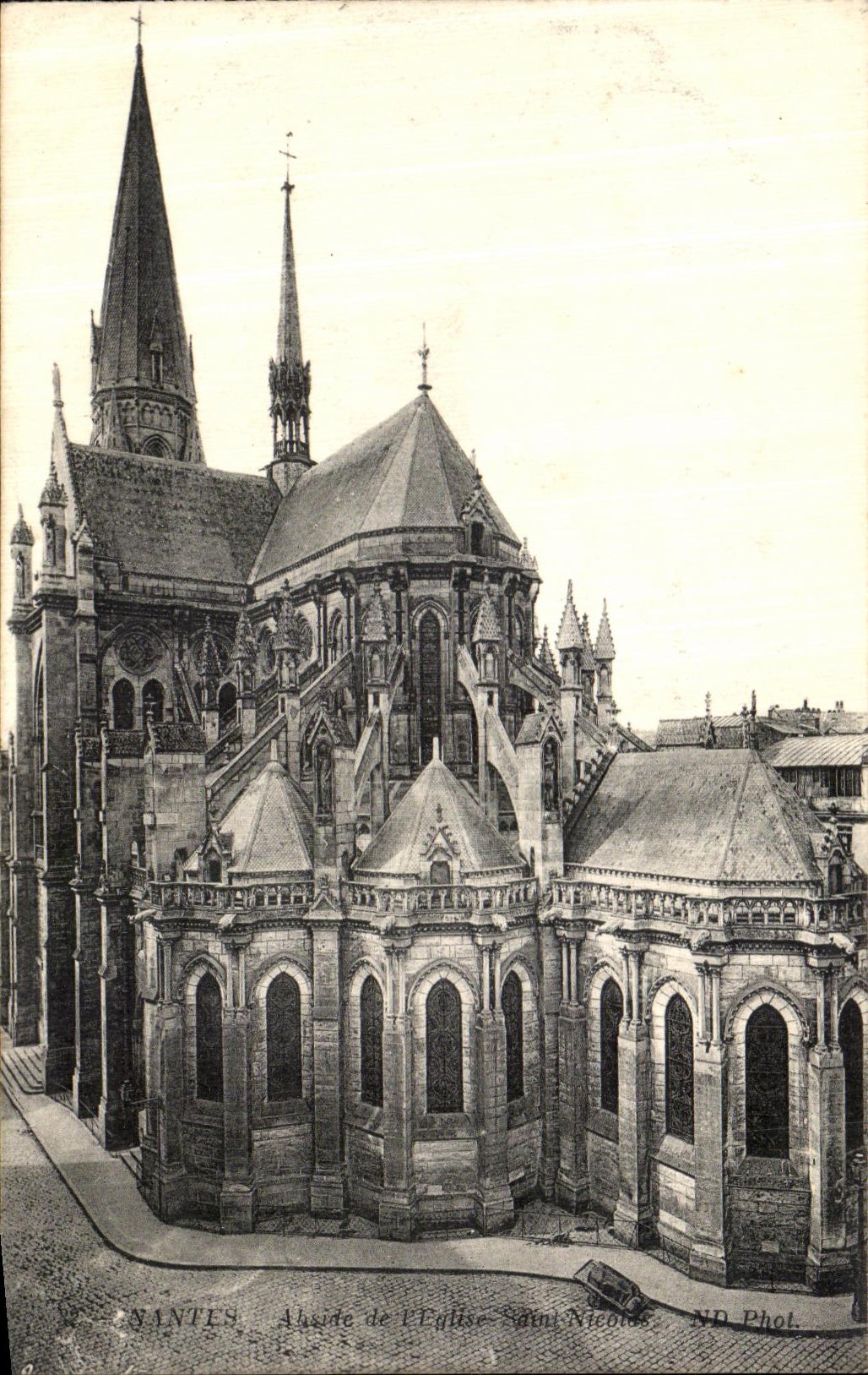 CPA Nantes Abside de L Eglise Saint Nicolas