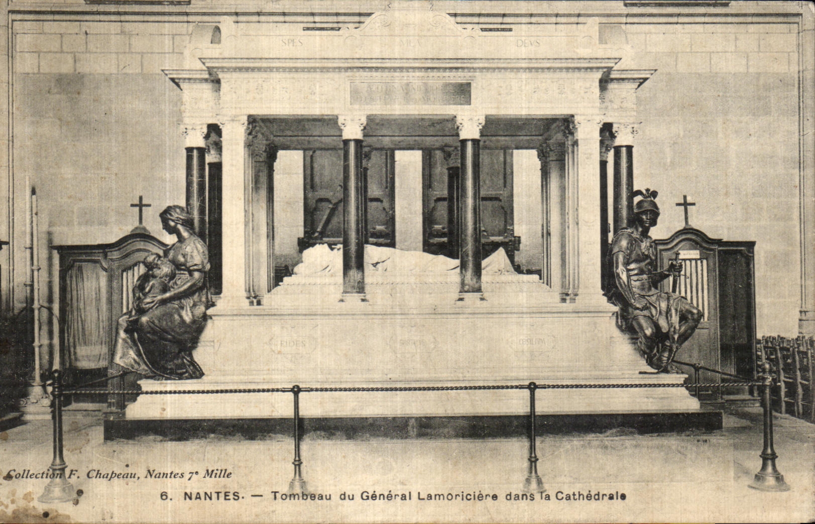 CPA Nantes Tombeau Du General Lamoriciere dans La Cathedrale