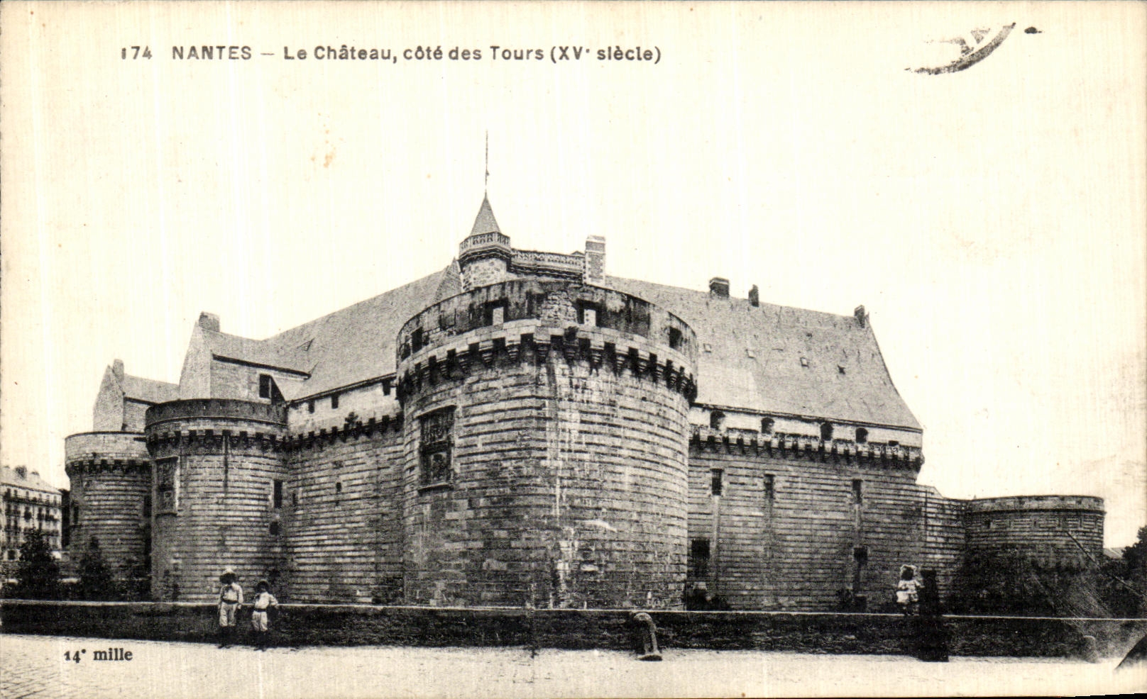 CPA Nantes Le Chateau Cote des Tours 