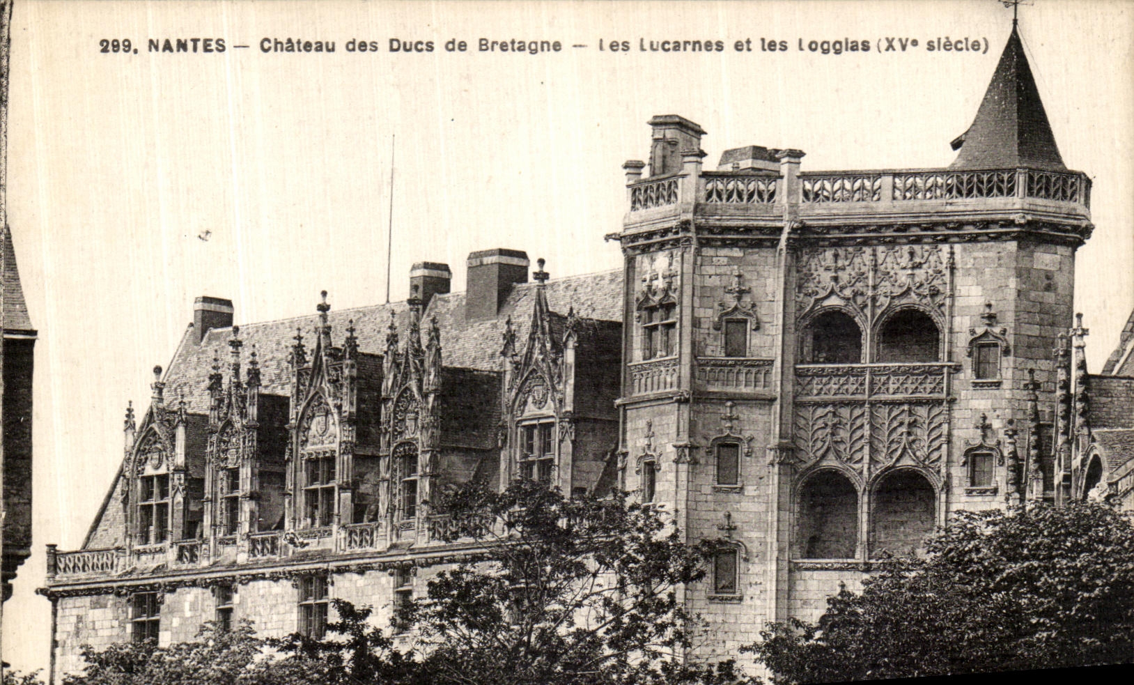 CPA Nantes Chateau des Ducs de Bretagne Les Lucarnes et les Loggias