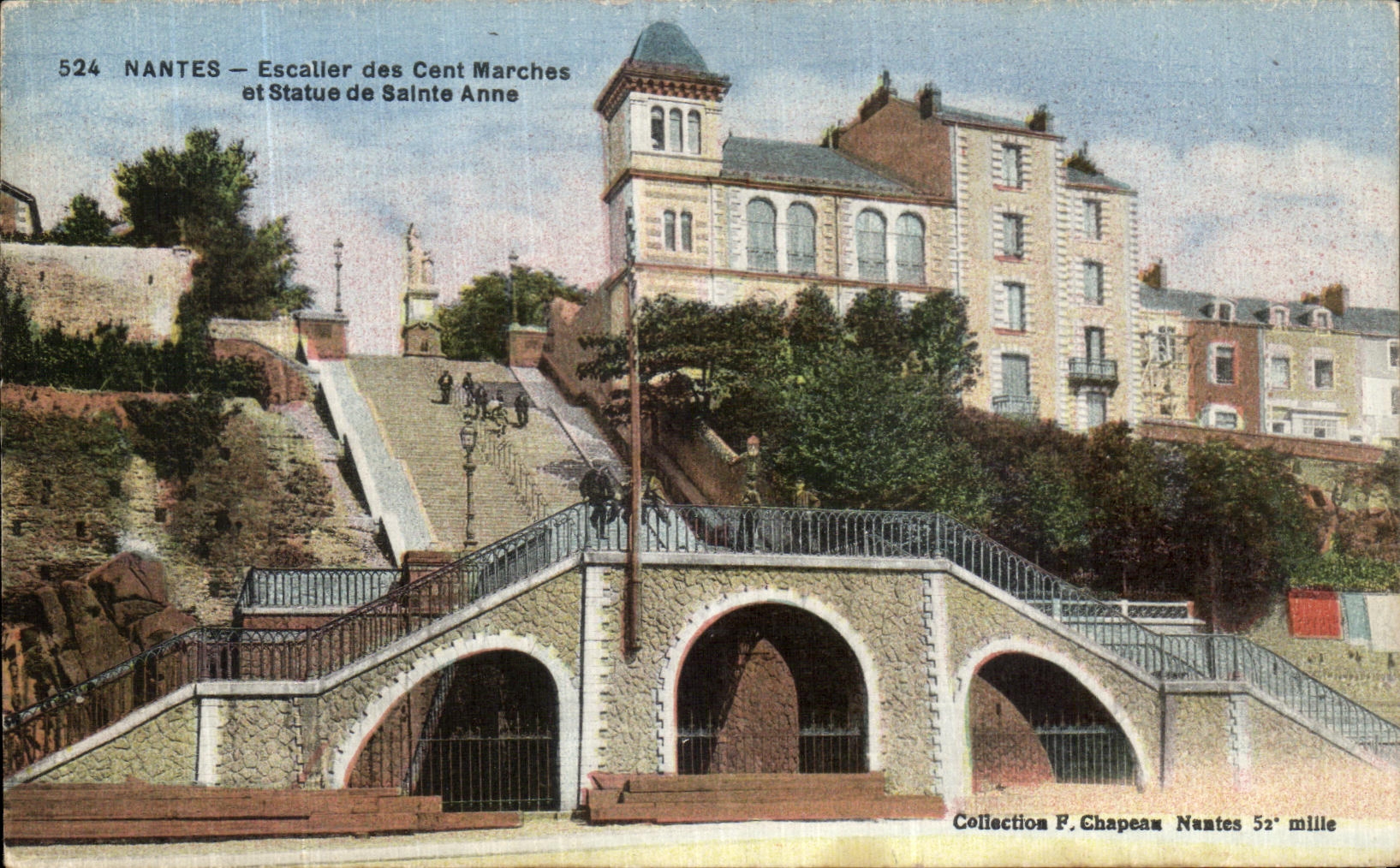 CPA Nantes Escalier des Cent Marches et Statue de Sainte Anne 