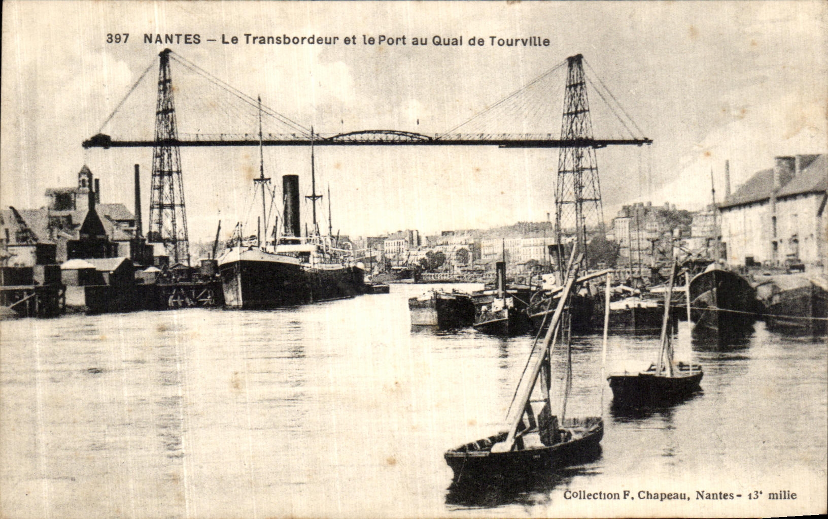 CPA Nantes Le Transbordeur et le Port au Quai de Tourville Bateaux