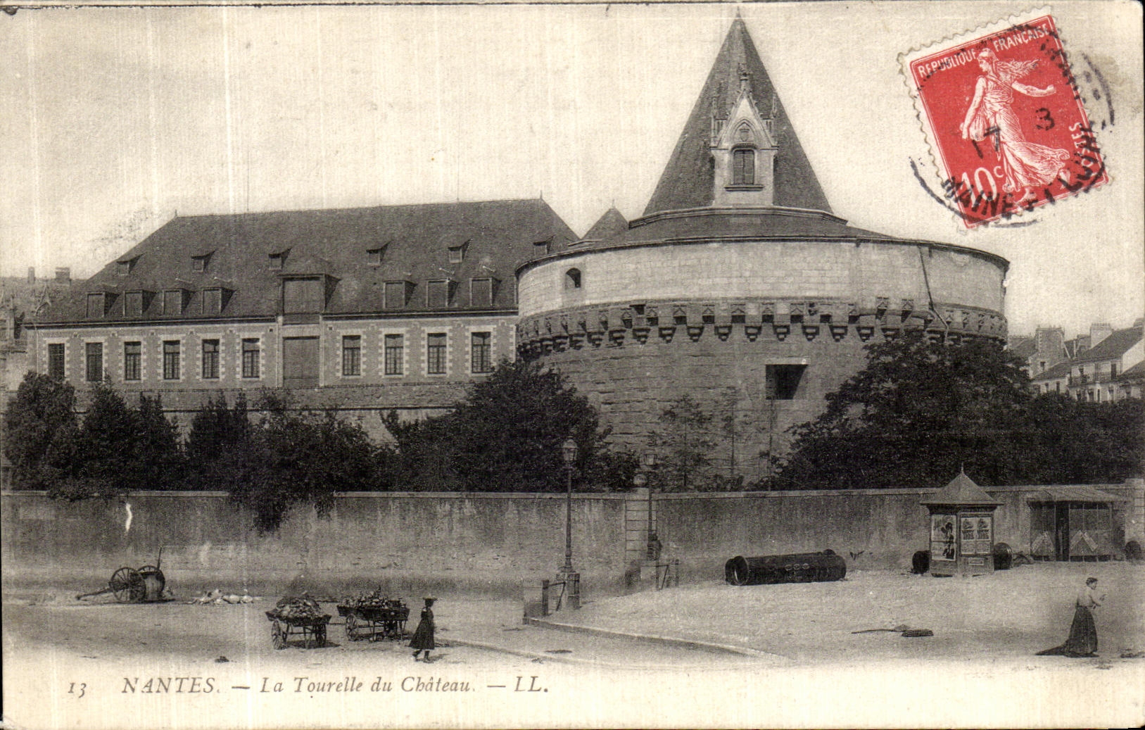 CPA Nantes La Tourelle du Chateau 